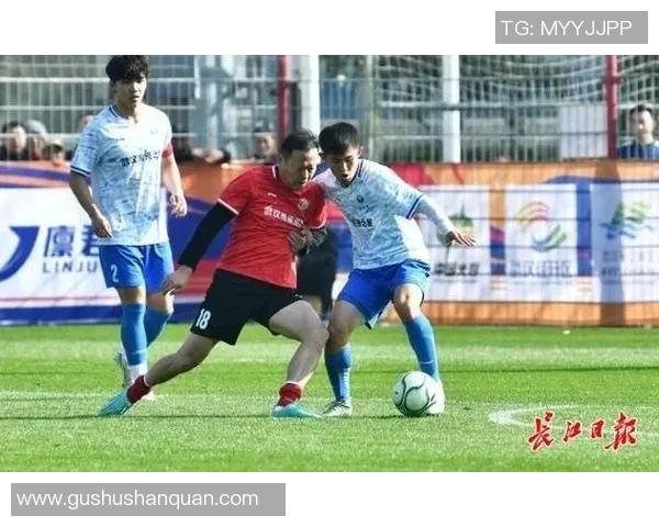 武汉足球明星赛精彩回顾倒钩进球点燃全场热情